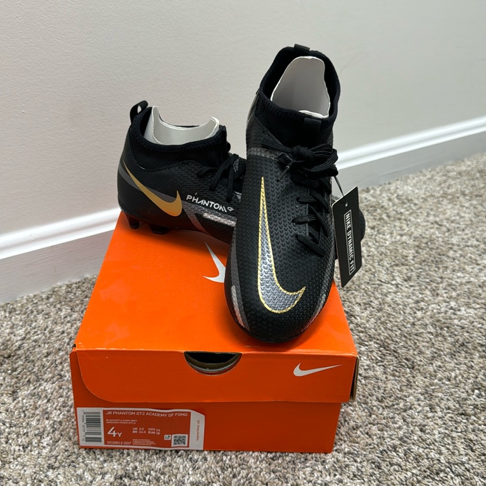 Nike Jr Phantom GT2 Academy Soccer Cleats